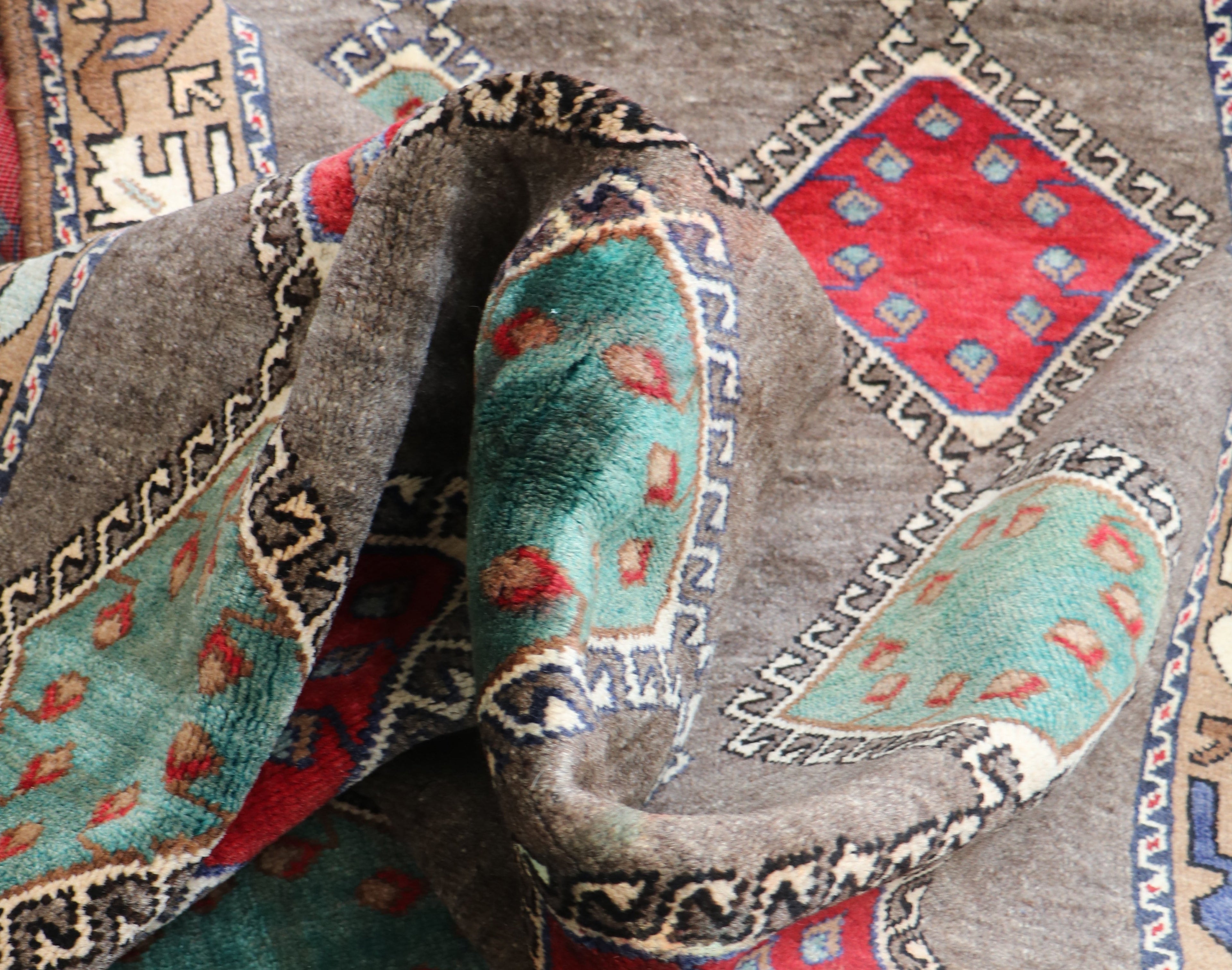 LALEH Persian Qashqai 270 x 150 cm