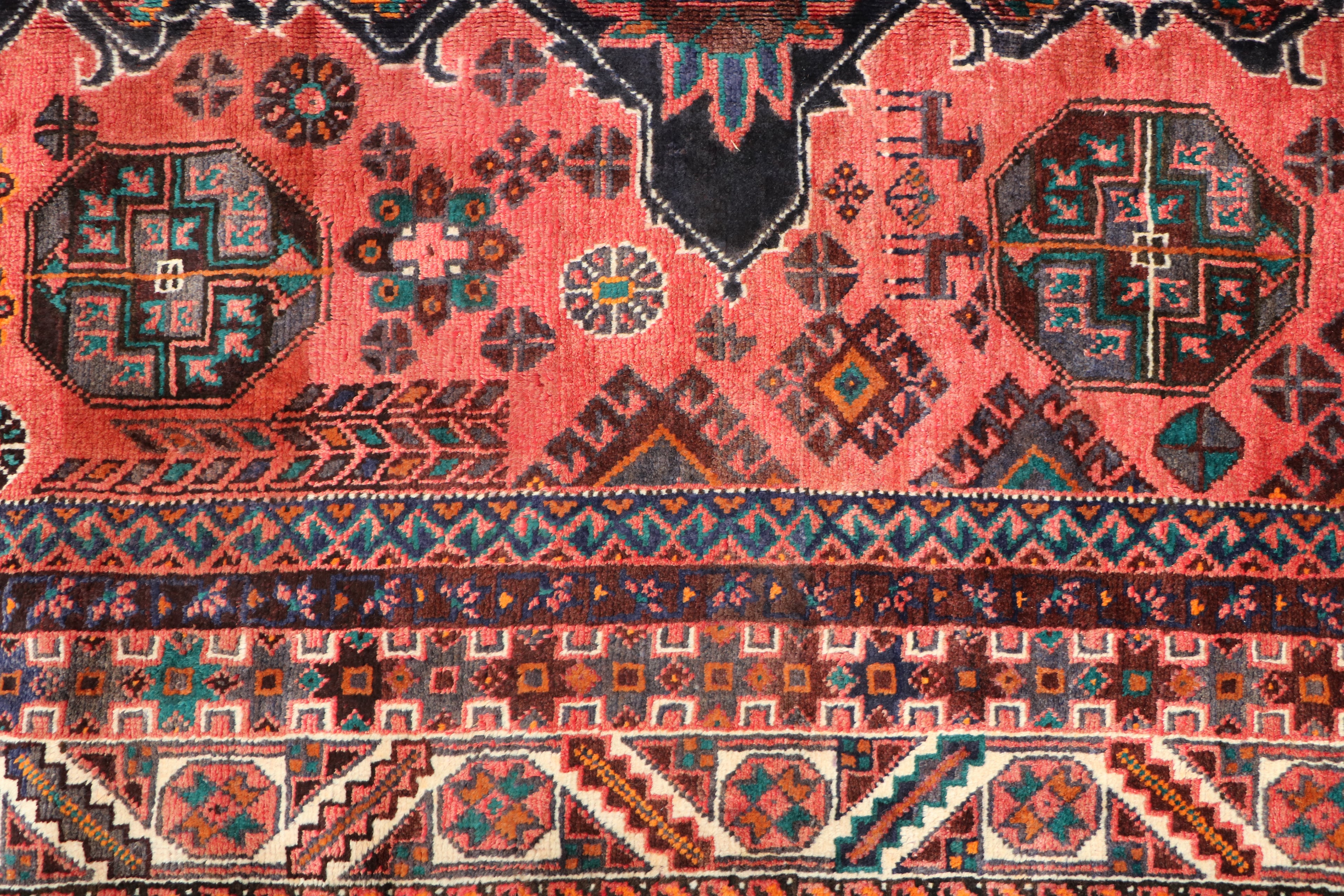 AURA Persian Qashqai 288x153