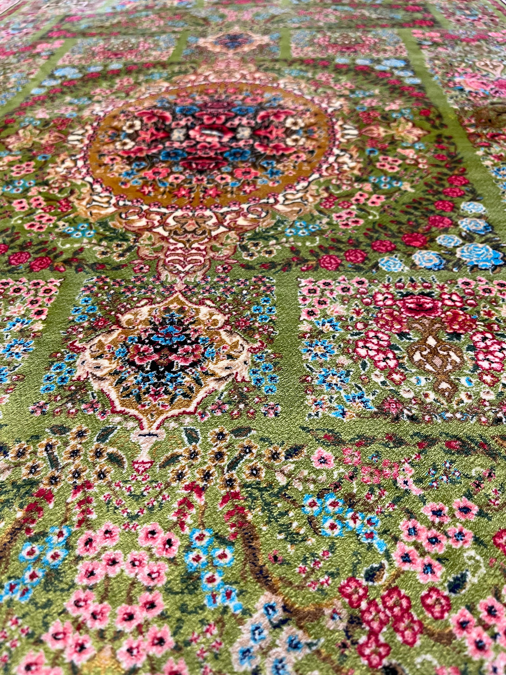 BIJAN Qom Inspired Silk 125 x 85 cm