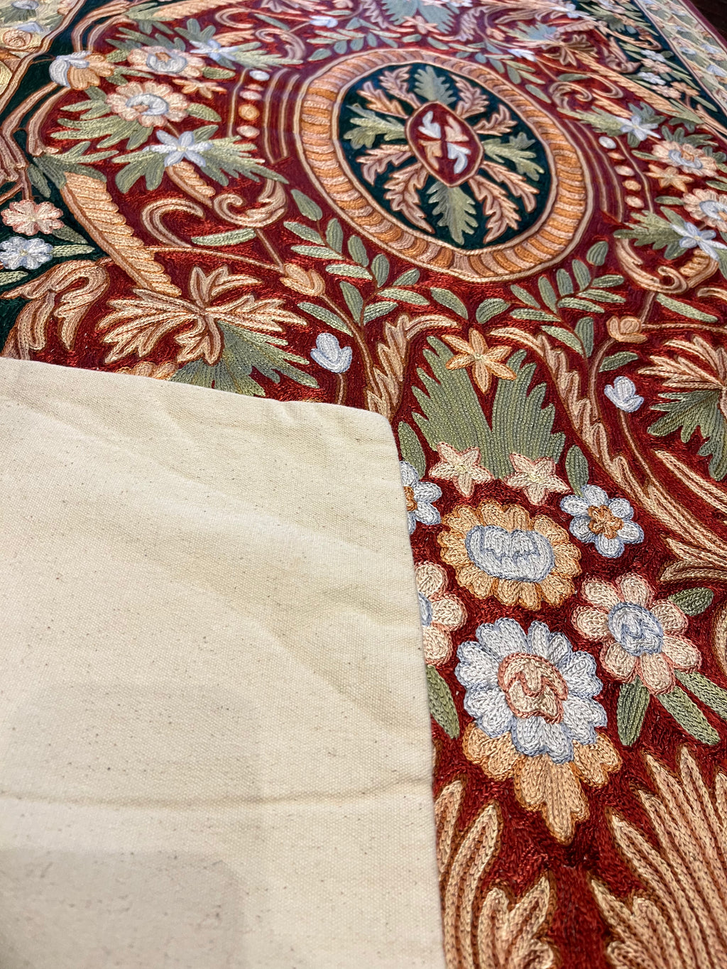 IRA Indian Silk Needlework 154 x 90 cm