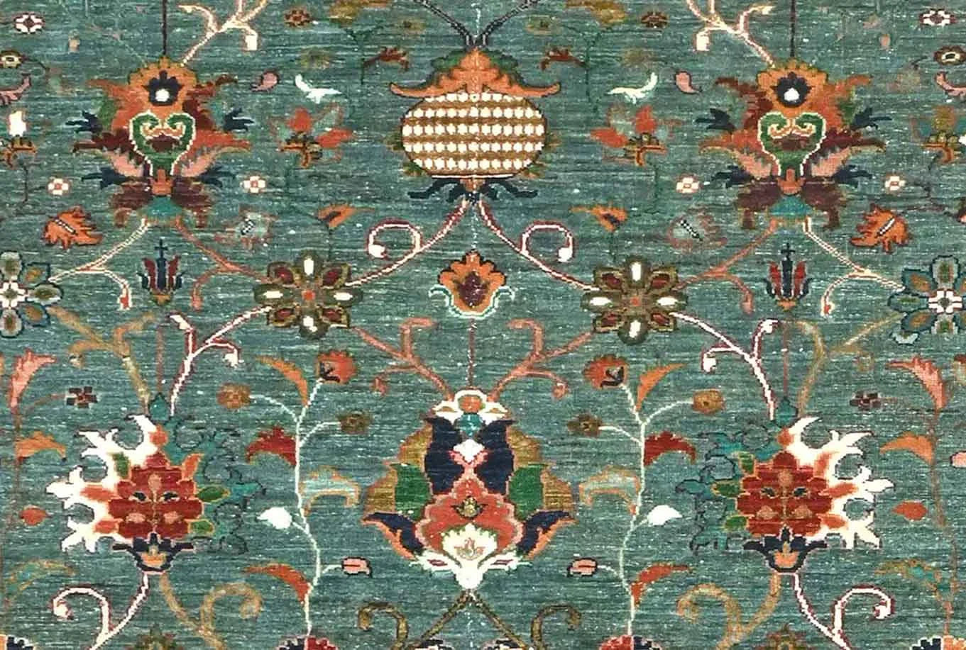 green-red-sultani-design-rug-center